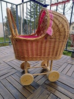 Detský kočiarik drevený