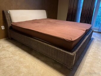 Predam ratanovu manzelsku postel 180x200cm