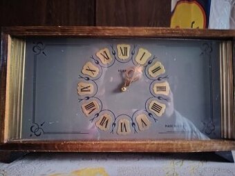 Štýlové hodiny Vesna