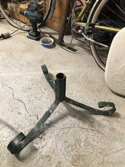 stojan na vianočný stromček