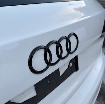 Zadný Audi znak
