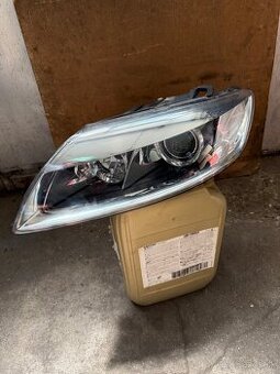 Audi Q 7 predne svetla xsenon let