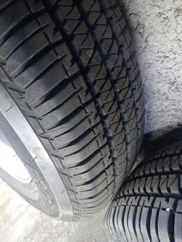 Predám pneu.zanovne s disky land Rover freelander 195/80r15