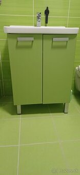 Umývadlová skrinka s umývadlom