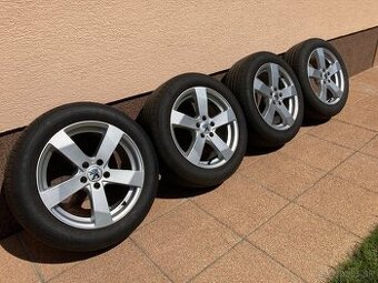 Sada diskov s novými letnými pneu GoodYear 215 55 R17