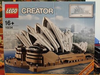 LEGO 10234: Sydney Opera House