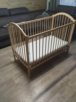 Detska drevena postielka