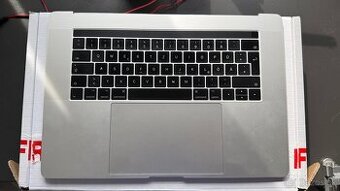 MacBook Pro 2017 klávesnica