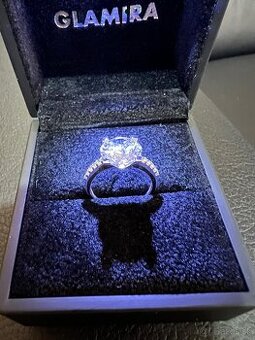 Zlatý dámsky prsteň a prstene