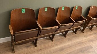 Predám staré kino sedenie – drevené, 4-miestne