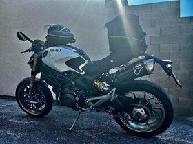 Ducati Monster 1100S - 1