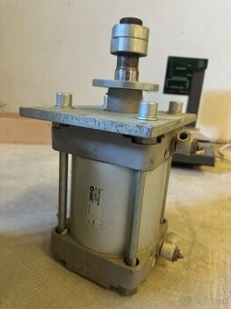 pneumatické piesty – SMC a Festo