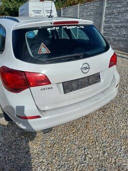 Rozpredam Opel Astra J ST 1.4 Turbo 88kw A14net