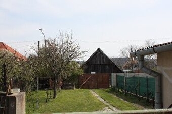 NA PREDAJ Rodinný dom s garážou a záhradou v Drahovciach