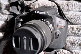 Canon Rebel T7 + 3 objektivy