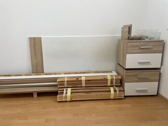 Rám postele 160x200 + drevený rost + nočné stolíky