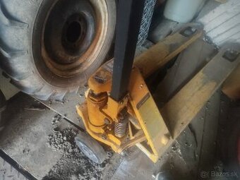Paletovy vozík 2500 kg
