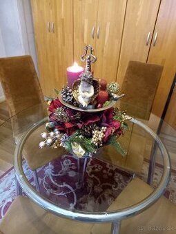 predám okrúhly sklenený stôl so štyrmi elegantným stoličkami