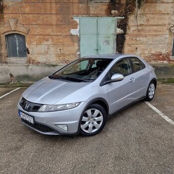 Honda Civic VIII 1.8 i-VTEC Ufo