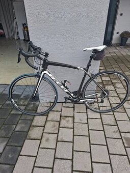 Cestný bicykel FELT