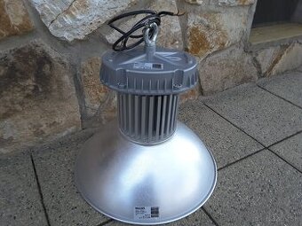 Priemyselne led lampy.