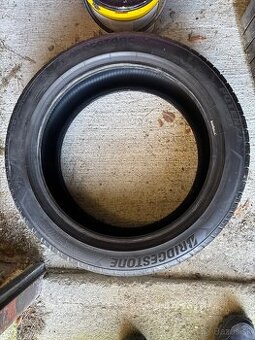 Predám letné pneu Bridgestone Potenza Sport 255/45 R20 105Y