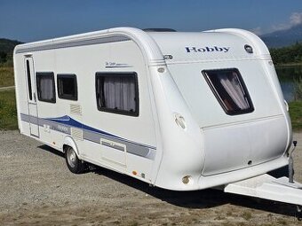 Obytny prives Hobby 540 KMFE - solarny panel, mover