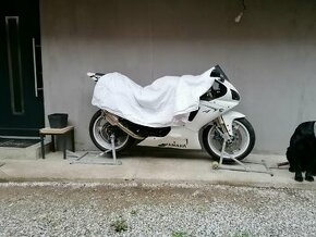 Yamaha yzf R1