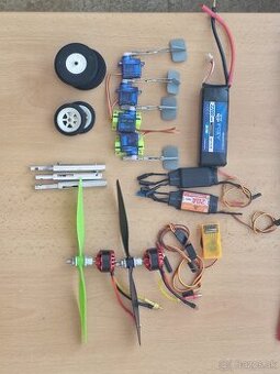 Modelarske veci, motory, akumulátor, serva, prijmač, regulát