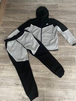 Nike tech fleece