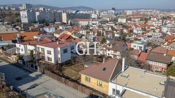 Pozemok pre rodinné bývanie v tichej časti mesta – Slnečná,