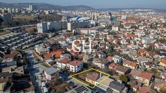 Pozemok pre rodinné bývanie v tichej časti mesta – Slnečná, 