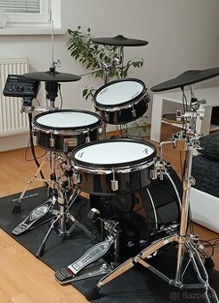 ROLAND VAD 103 Black