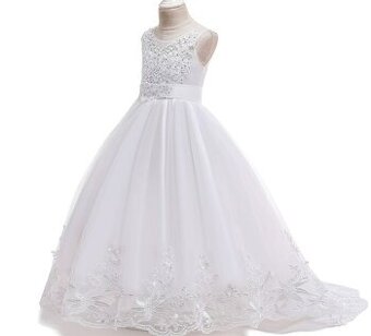 Šaty prijimanie svadba s vlečkou aj iné