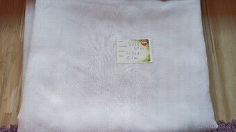 Biele a smotanové látky na ďalšiu tvorbu, závesy