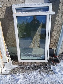 Predám plastové okno 830 x 1300 mm