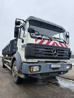 Mercedes 1924 Hákový nosič kontajnerov