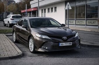 Toyota Camry 2.5 Hybrid, 131 kW (218 k), 2019