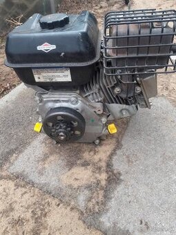 Predám plne funkčný motor briggs stratton