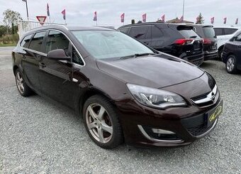 Opel Astra 1.4 T Sports Tourer benzín manuál 103 kw