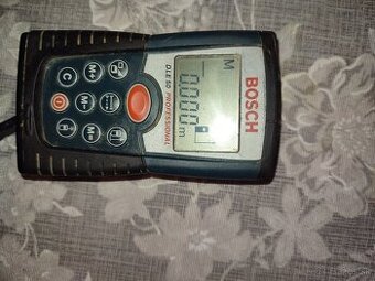 Laserový merač vzdialenosti Bosch