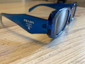 Prada modré