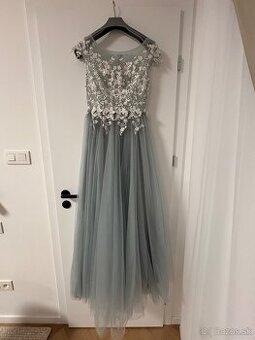 Plesové šaty bledomodré, tylové