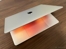 Apple MacBook Pro 13” 2017, TOP