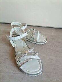 Biele elegantne Nelli Blu sandálky č:36 - 1