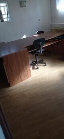 Písací stôl a jednací stôl