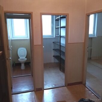 4IZBOVY BYT V NOVÁKOCH