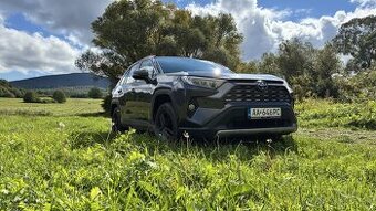 Znížená cena Toyota RAV4 4x4 Hybrid 2021