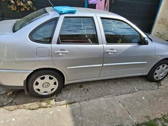 predam VW polo classic 1,4 (16V) r.v.2001 REZERVOVANE