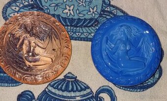 Dózy z malachitoveho skla